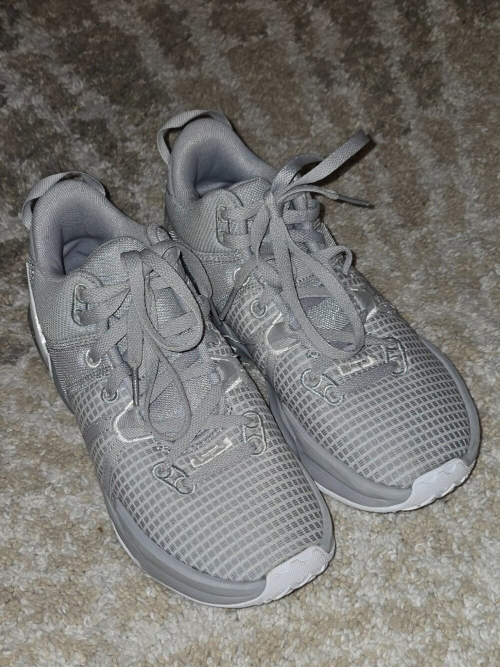 Nike LeBron Witness 7 Wolf Grey Size 7.5 Women's